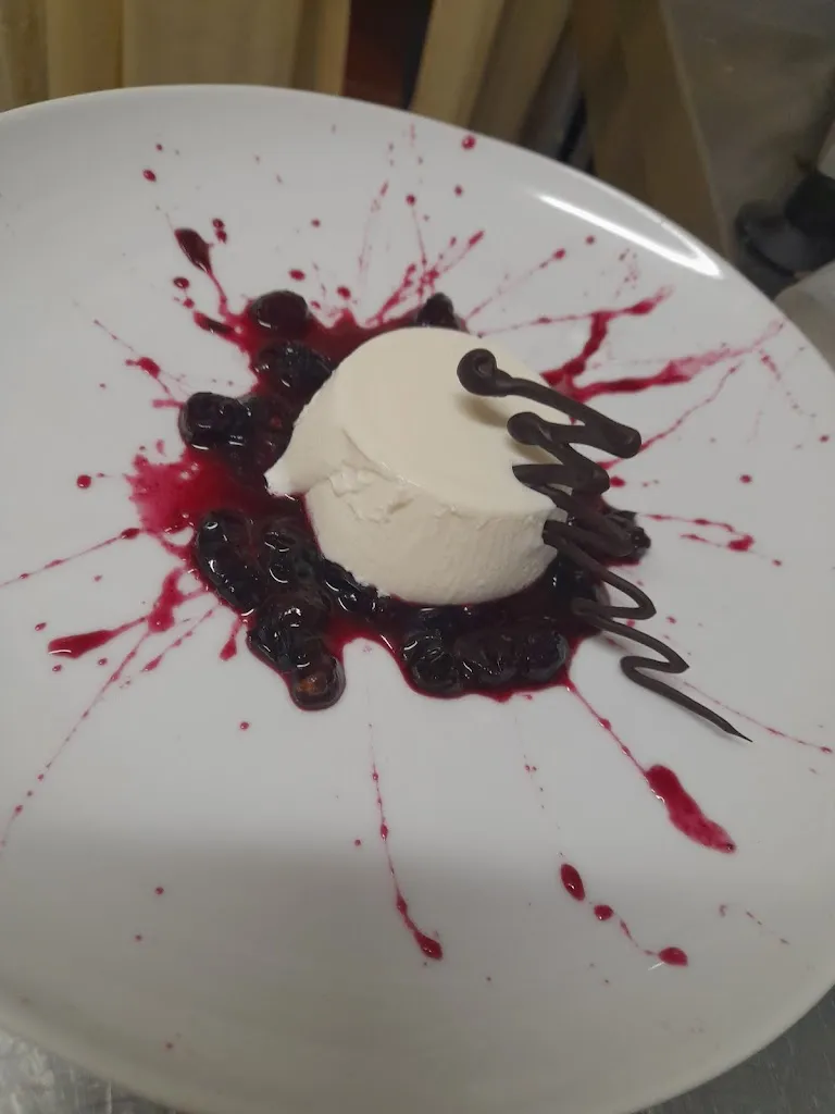 Trattoria Pizzeria La Grotta Di Lorenzoni Lucia_Roccalbegna_slider_image_2