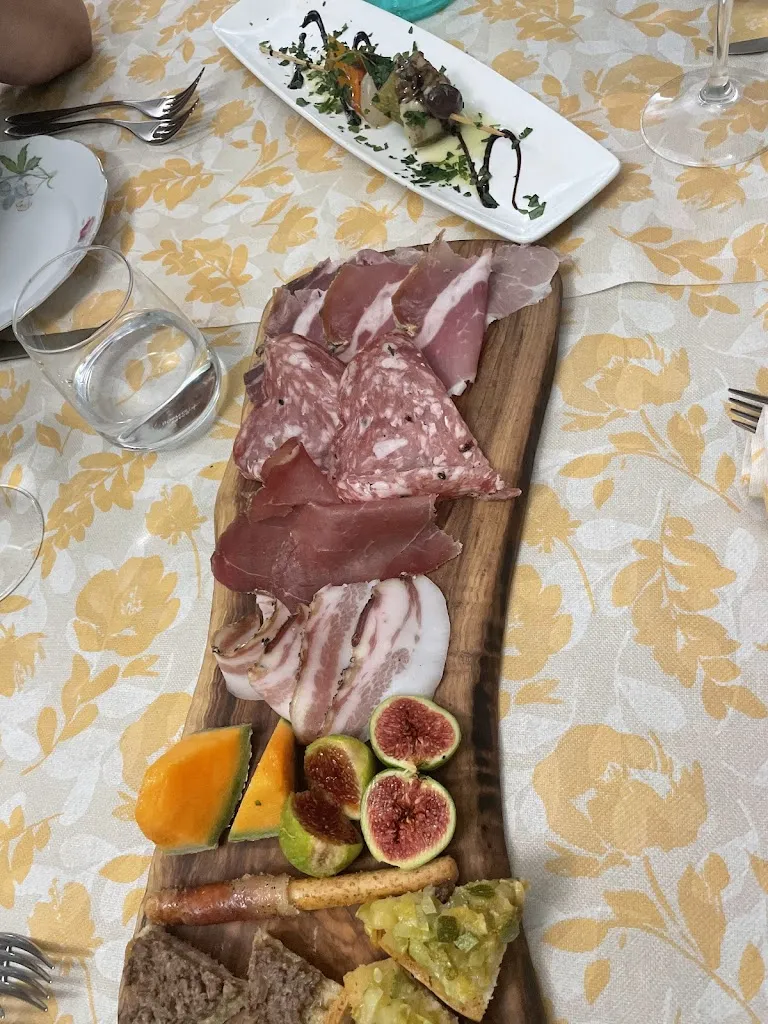 Trattoria Pizzeria La Grotta Di Lorenzoni Lucia_Roccalbegna_slider_image_3