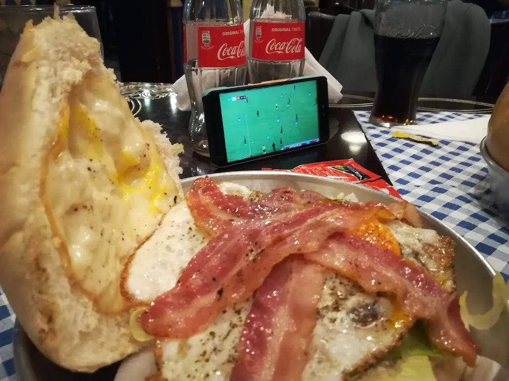 Angela Capasso_Dunkelblonde_Castel di Sangro_review