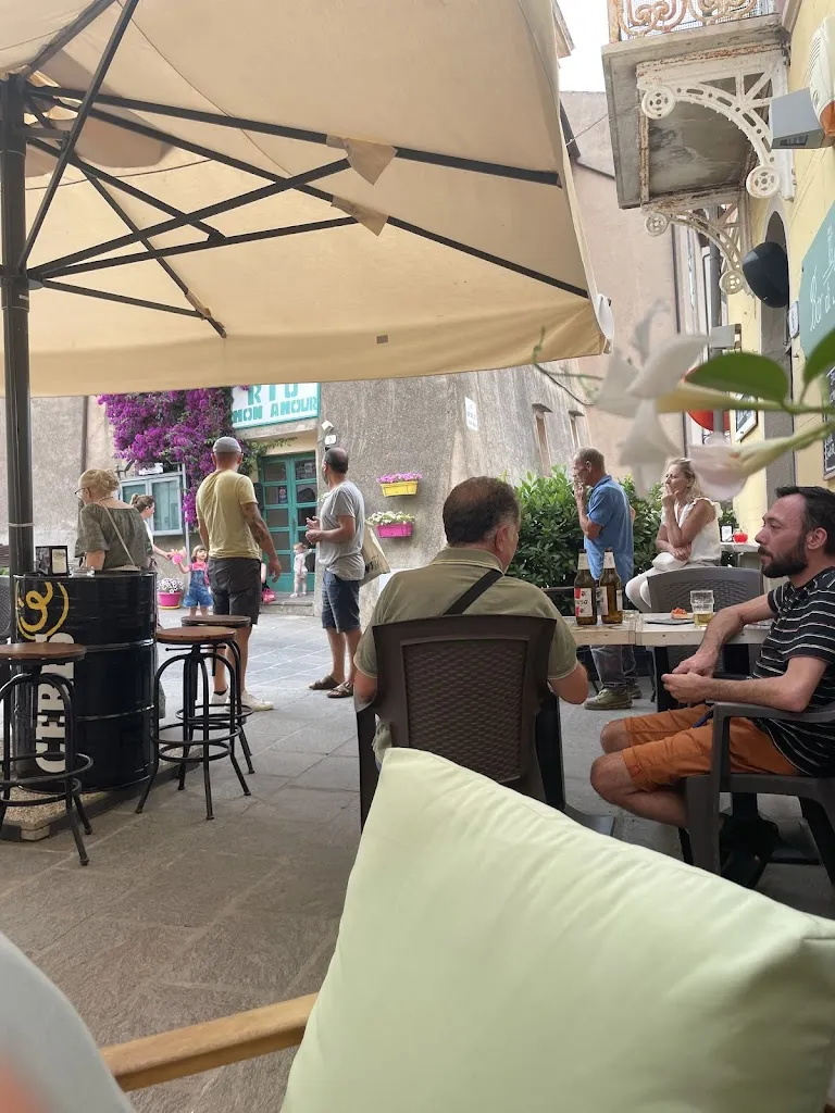 Matthias Friedrich_Bar La Piazza_Rio nell'Elba_review