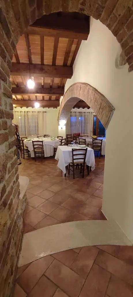 Caroline Latip_I Palazzi_Roccastrada_review