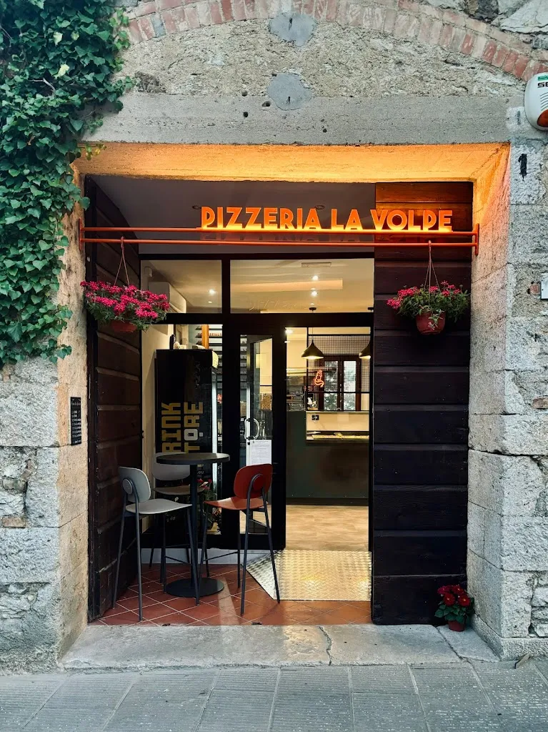 Pizzeria La Volpe restaurant in San Casciano dei Bagni
