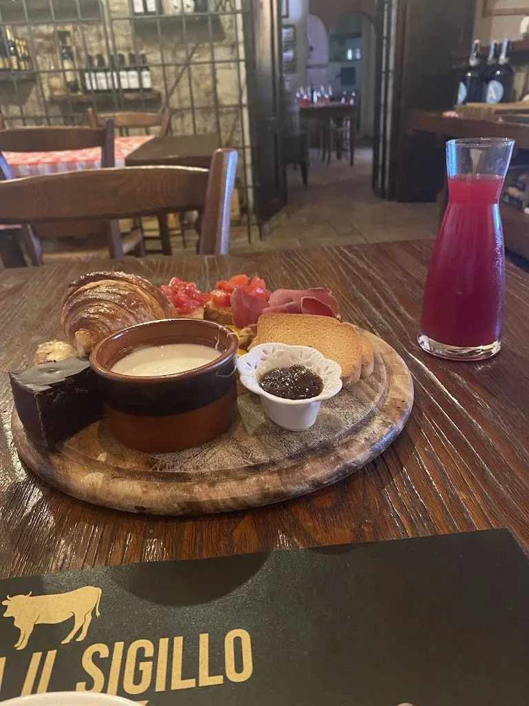 Laura_Osteria Il Sigillo: Locanda e B&B_Rosignano Marittimo_review