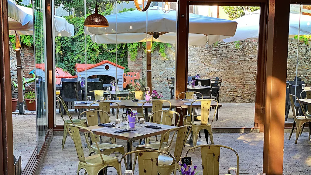 Pizzeria Mattarello 22 restaurant in Rosignano Marittimo