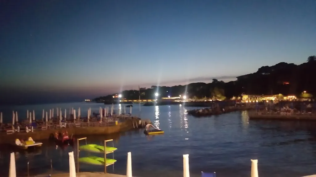 Bagni Belvedere restaurant in Rosignano Marittimo