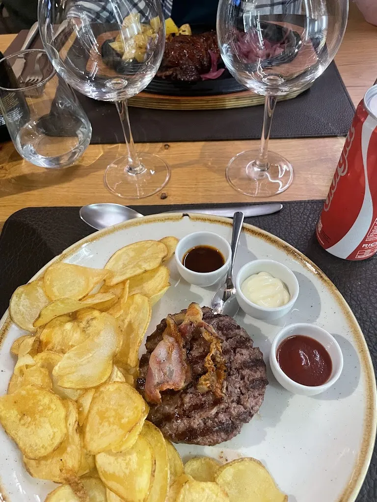 Marjolein van Dijk_La saletta_Rosignano Marittimo_review