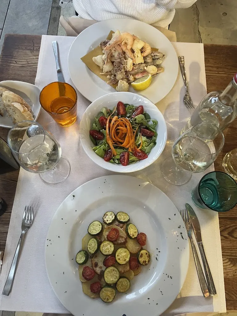 Dunia Rafaeli_Enoteca La Stazione_Rosignano Solvay-Castiglioncello_review