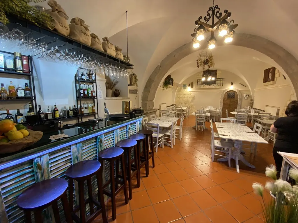 Osteria Ficcanaso restaurant in San Donato