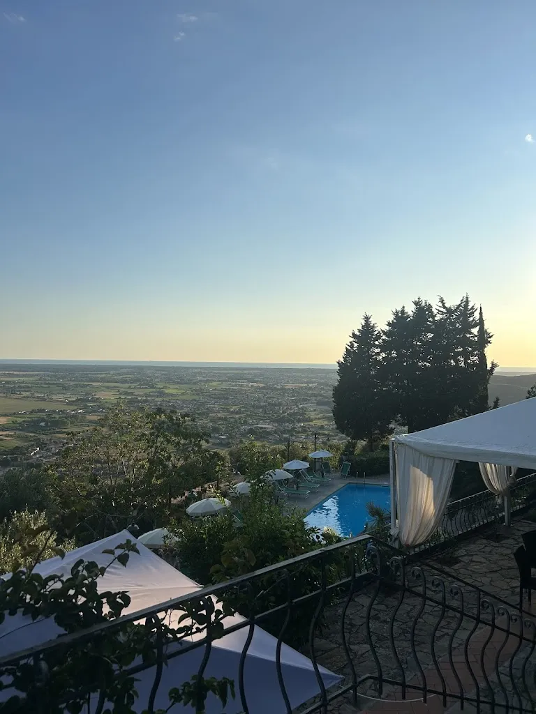 Scarlett Exley-brennan_BORGO DEGLI ARANCI - Loc. LE CAPANNE_San Giuliano Terme_review