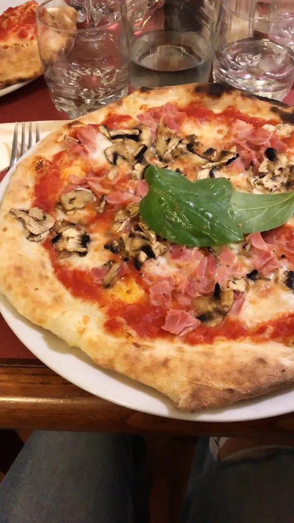 Karin Karinka_Pizzeria Sottocasa_San Casciano in Val di Pesa_review
