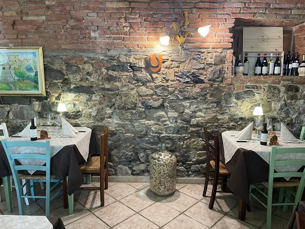 Bar Trattoria Pizzeria Da Gino E Gina restaurant in Santa Luce