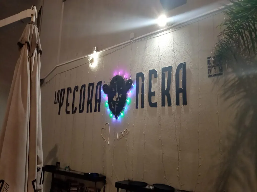 Massimo Gregori_La Pecora Nera_Mesagne_review