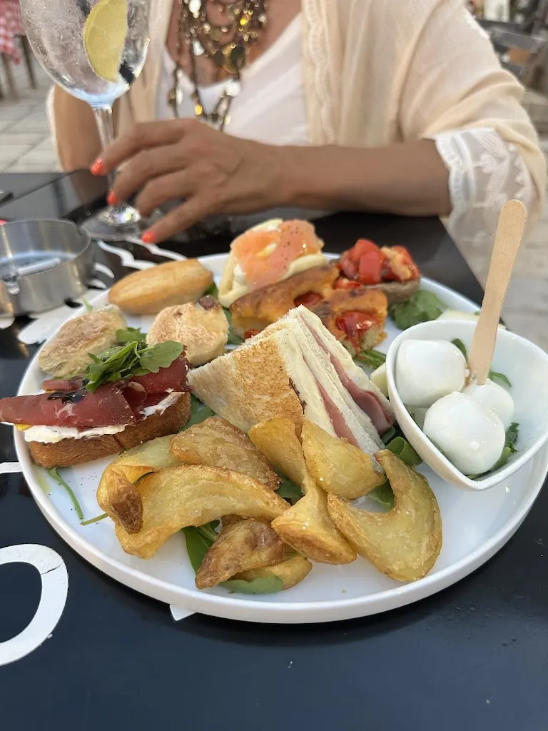 Miss_Valou_13_La Pecora Nera_Mesagne_review