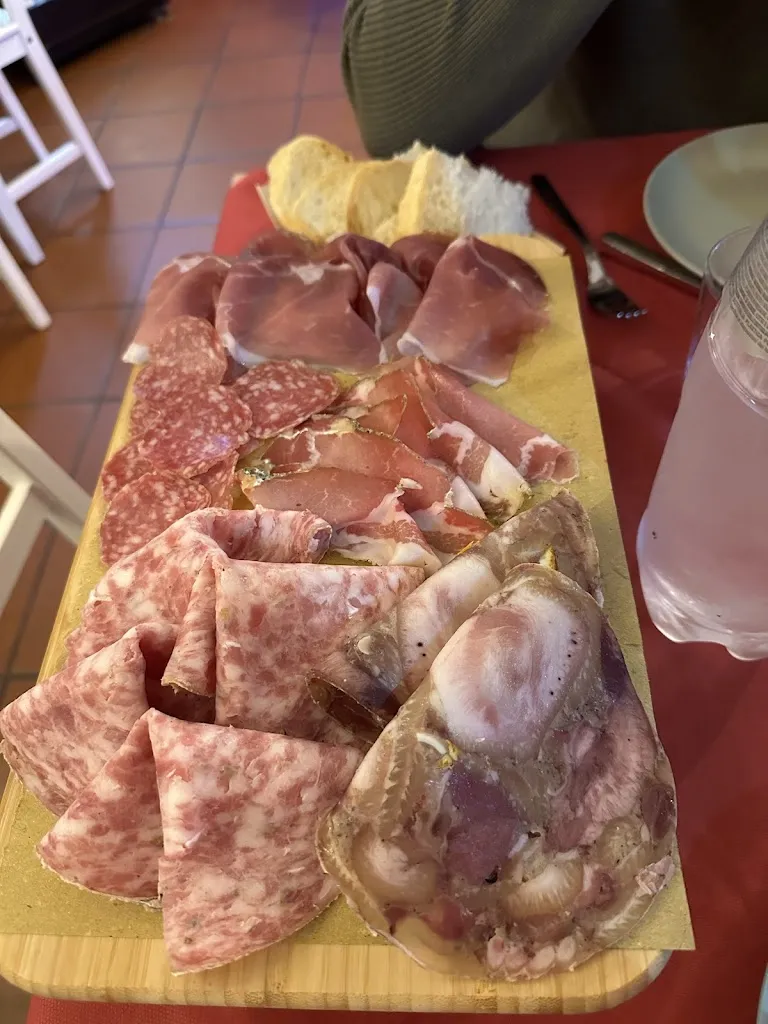 Pub le Rocce_Santa Fiora_slider_image_3