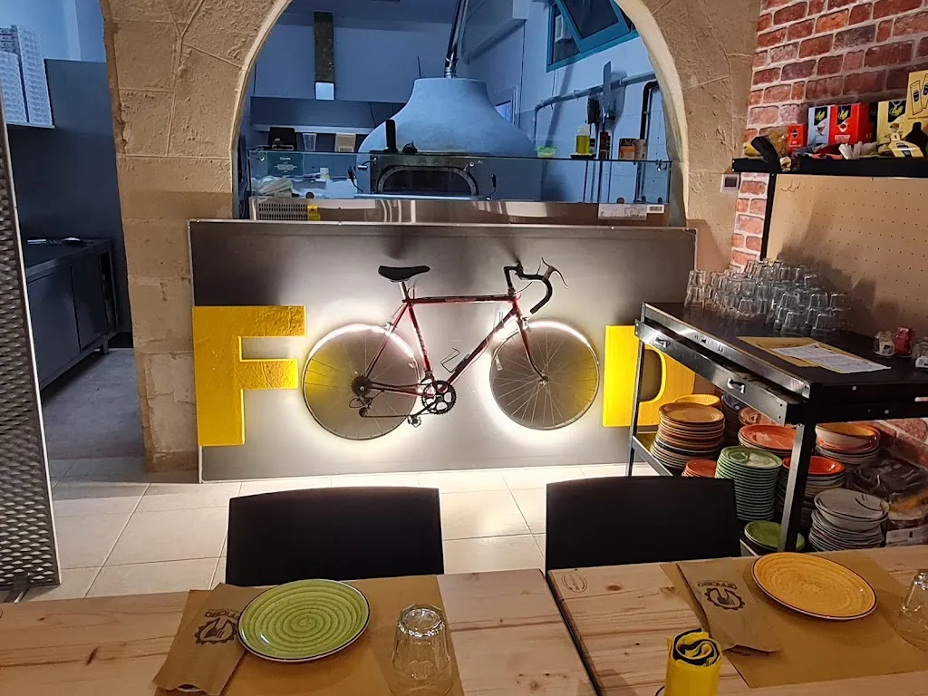 Vendula SvadLARAlenka_Officibo_Mesagne_review