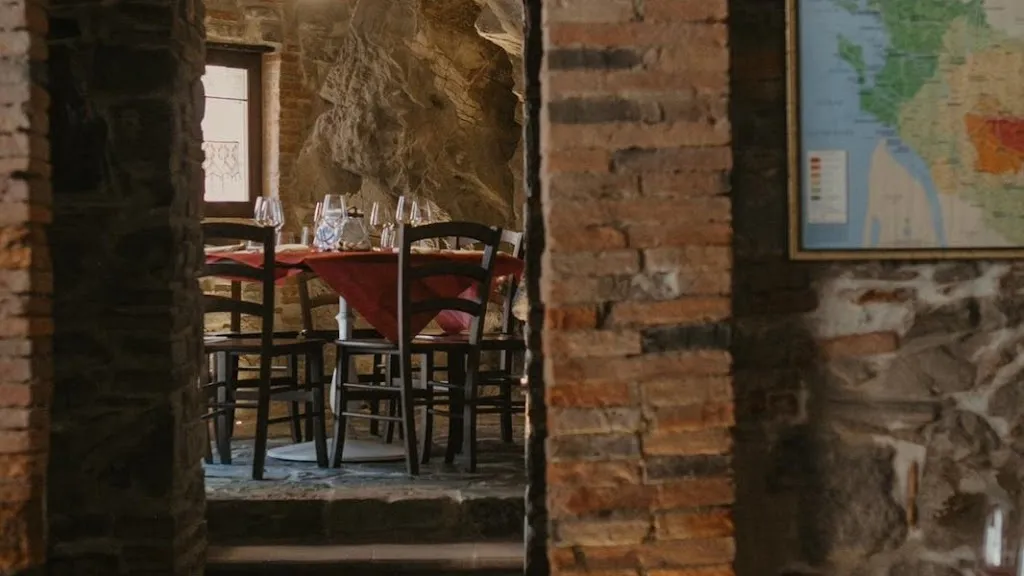 Antico Borgo Taverna-Cocktail bar & Enoteca restaurant in Seggiano