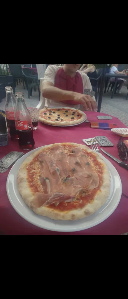 Leo Bekmarmarchev_Caffè 60 Bar Ristorante Pizzeria_Seggiano_review