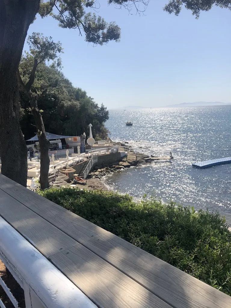 Fynn Salamon_Cala Felice Beach Club_Scarlino_review