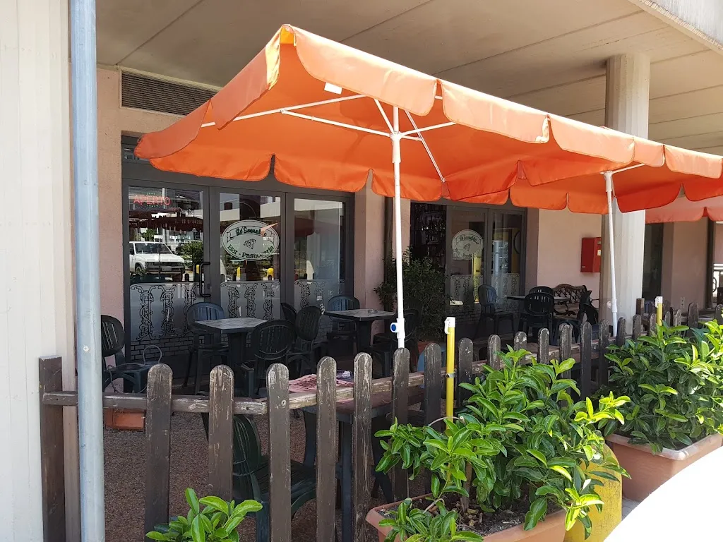 Bar Lo Smeraldo restaurant in Scarlino Scalo