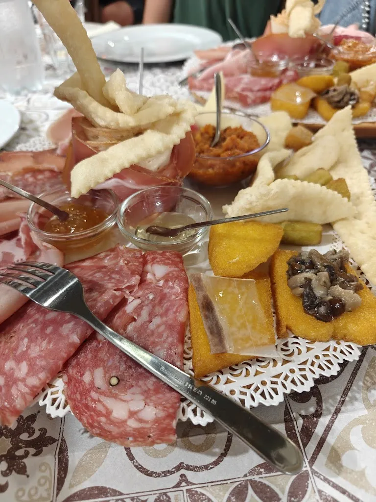 Ristorante Pizzeria Mordicchio_Serravalle Pistoiese_slider_image_3