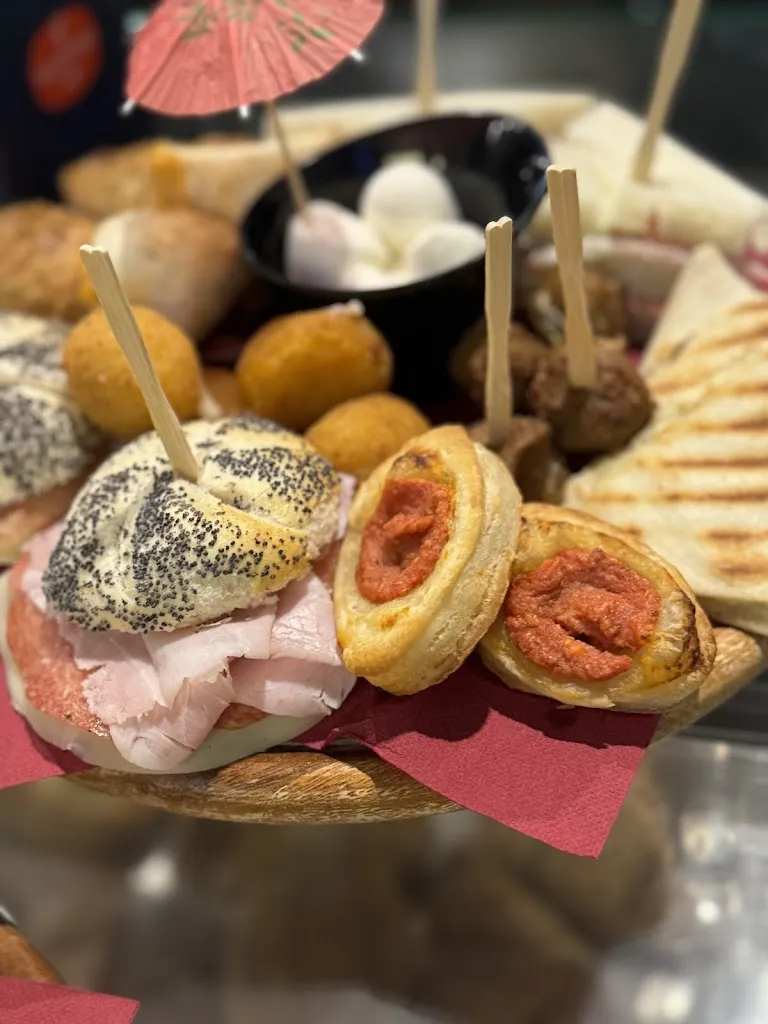 Angel Lounge Bar_Mesagne_slider_image_3