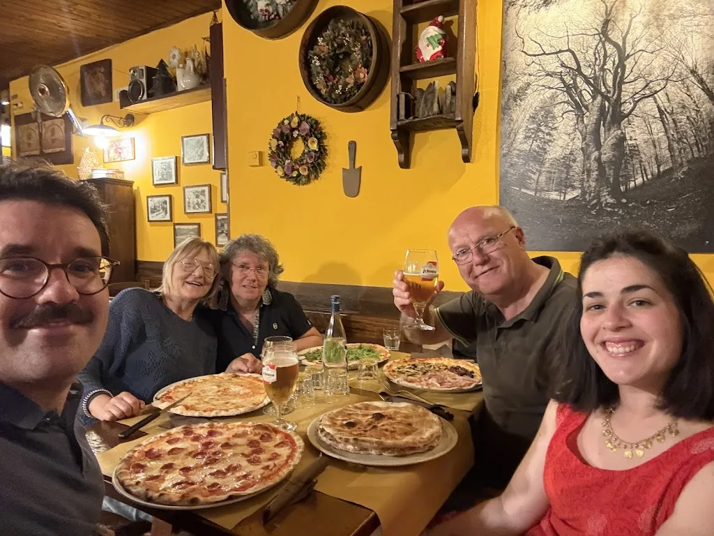 Federico Bertozzi_Pizzeria Il Nuraghe_Seravezza_review