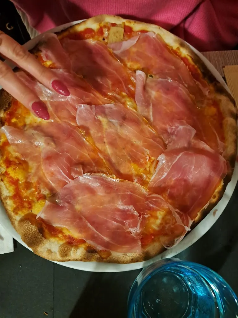 Menu_Pizzeria La Rocca_Seravezza_image_8