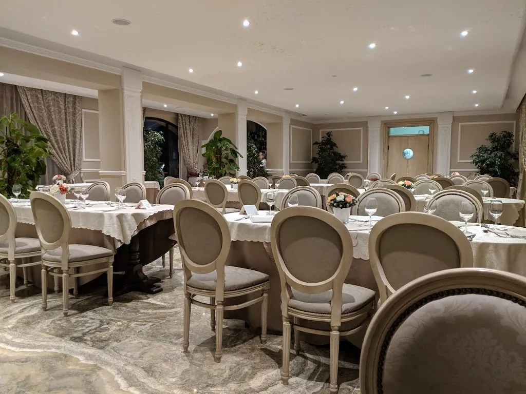 Ristorante Villa Lecchi restaurant in Staggia