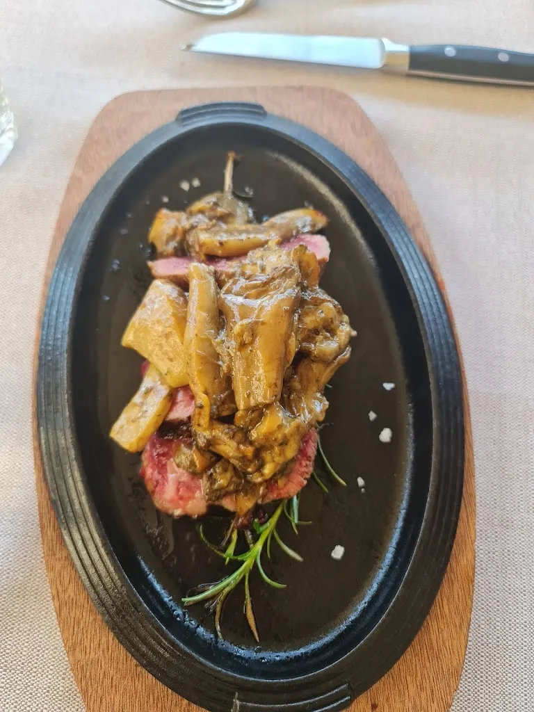 bella camilla djaja_Ristorante Dal Cateni_Sovicille_review