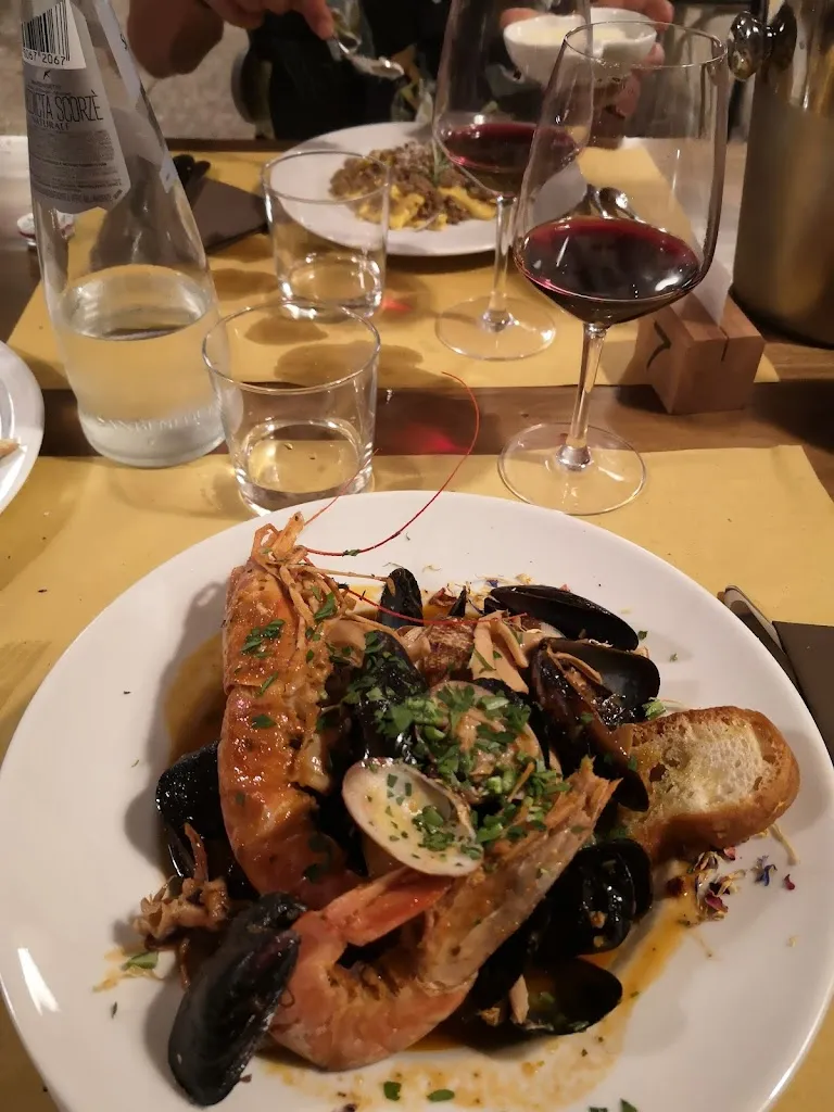 Laura Aimone Giggio_Le Tre Campane_Treggiaia_review