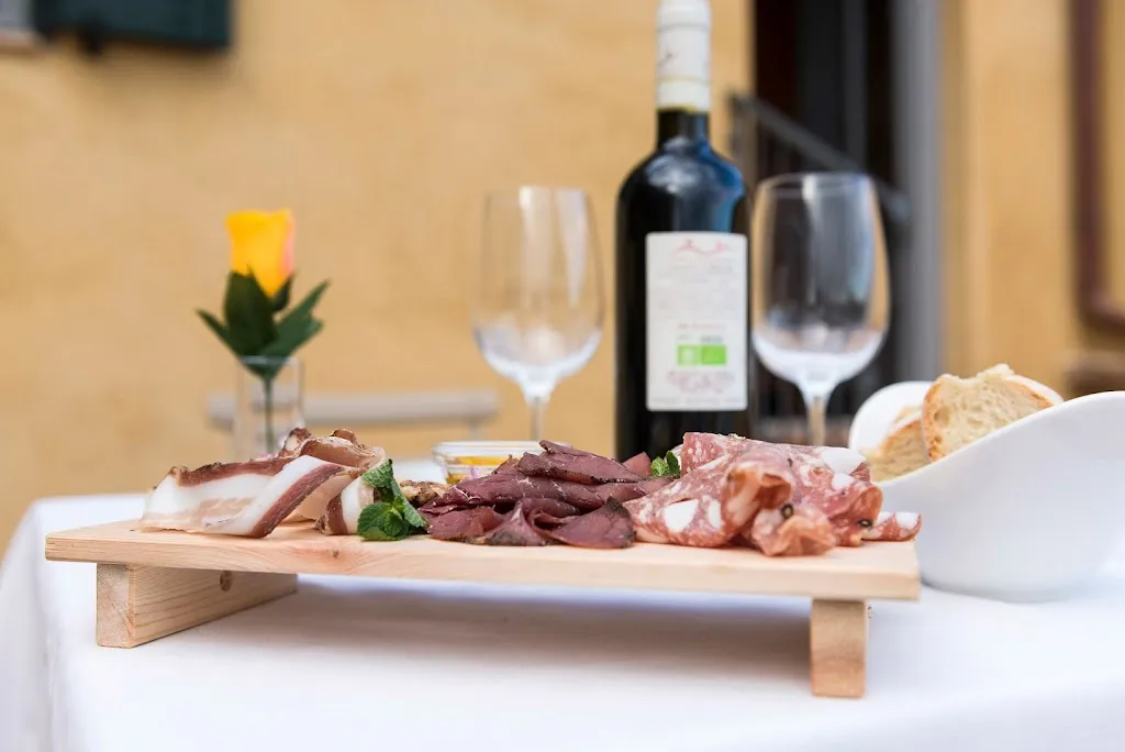 Le 3 Rane - Ristorante e B&B_Treggiaia_slider_image_3