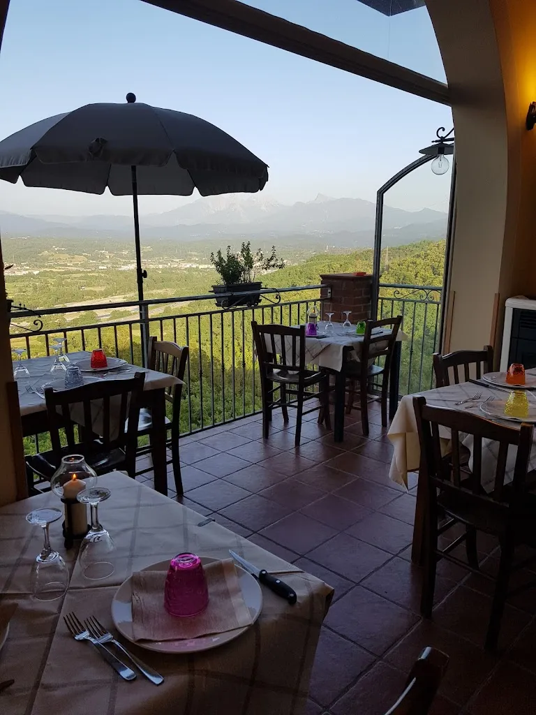 Trattoria Zini e Ferrari_Tresana_slider_image_1