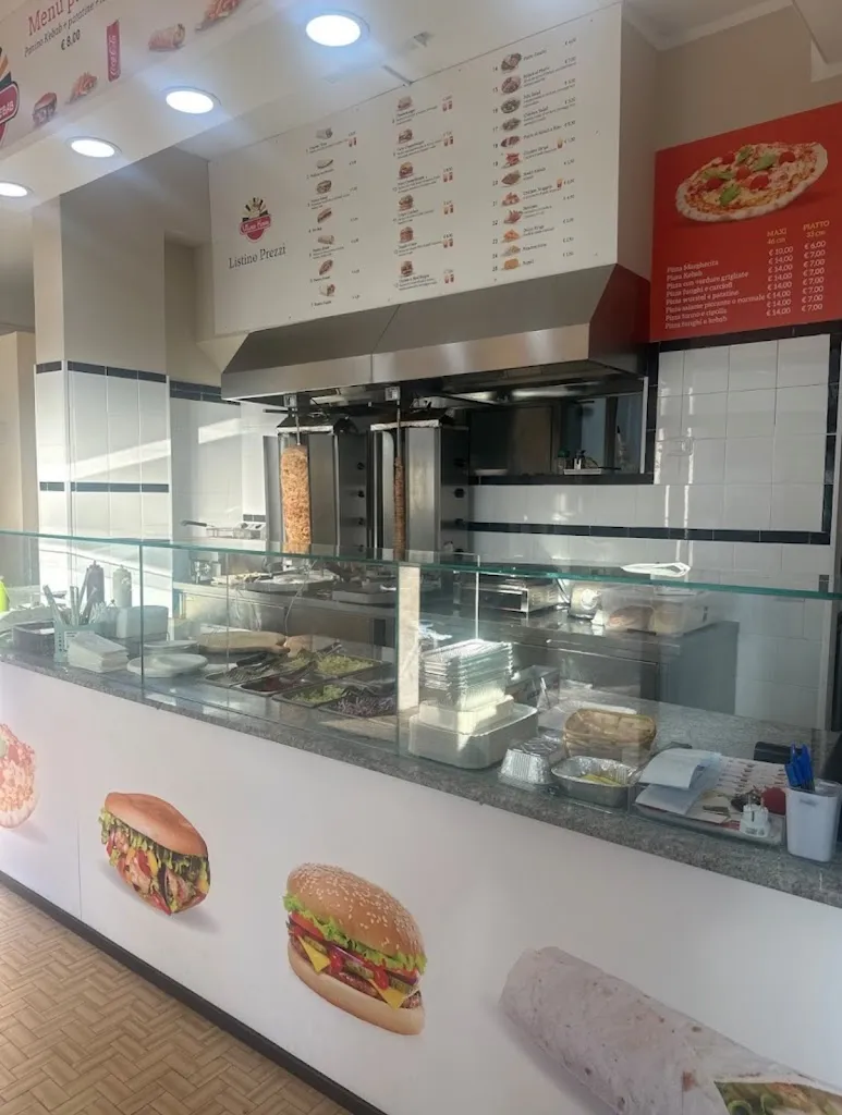 Village pizza kebab restaurant in Torrita di Siena