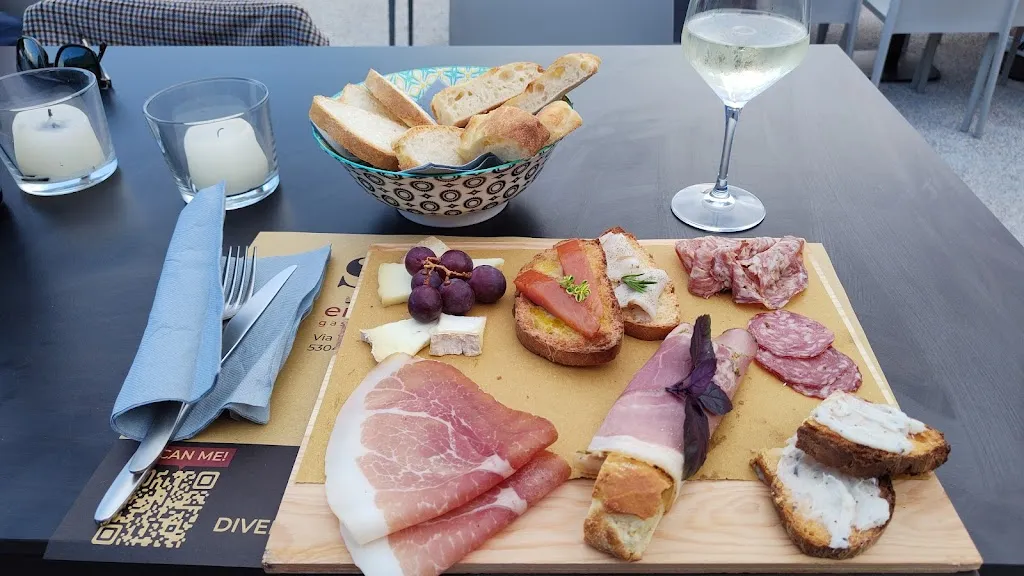 Sa...Vino Enoteca Gastronomica_Torrita di Siena_slider_image_2