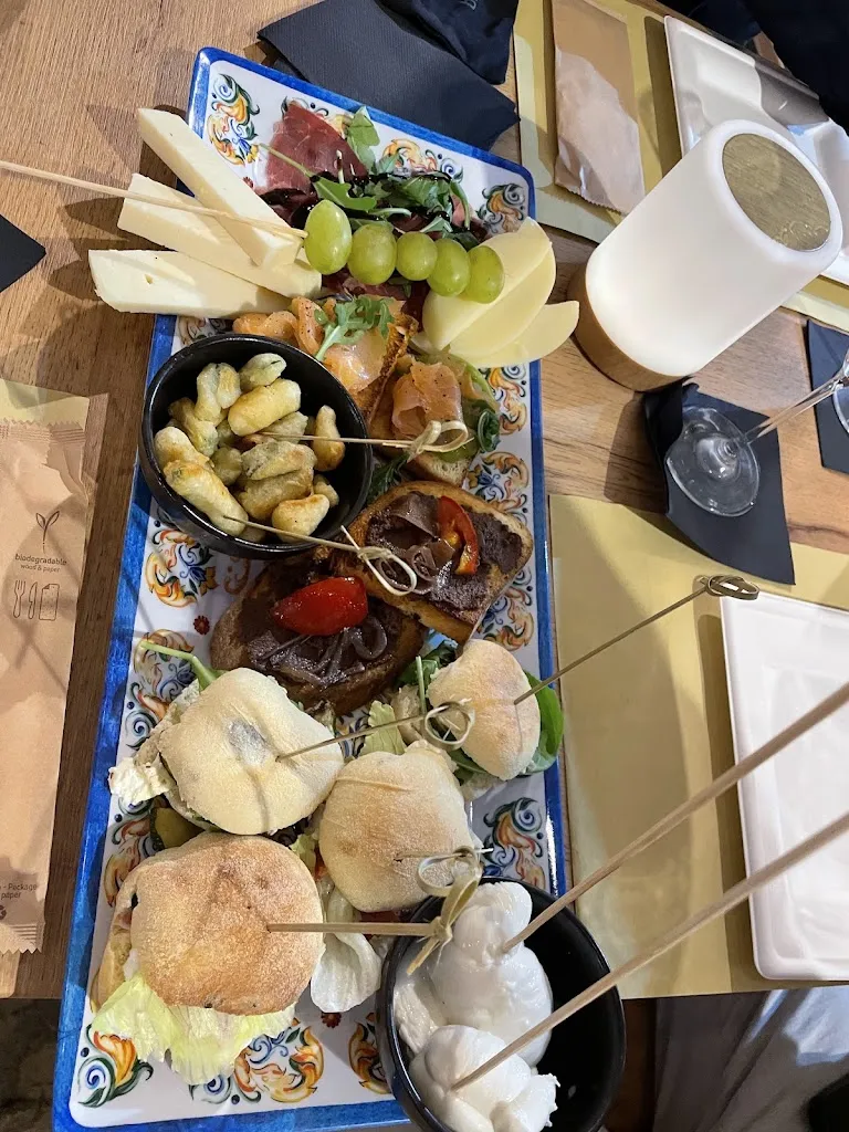 Victoria Bjorne_Machu Picchu Wine Bar_Mesagne_review