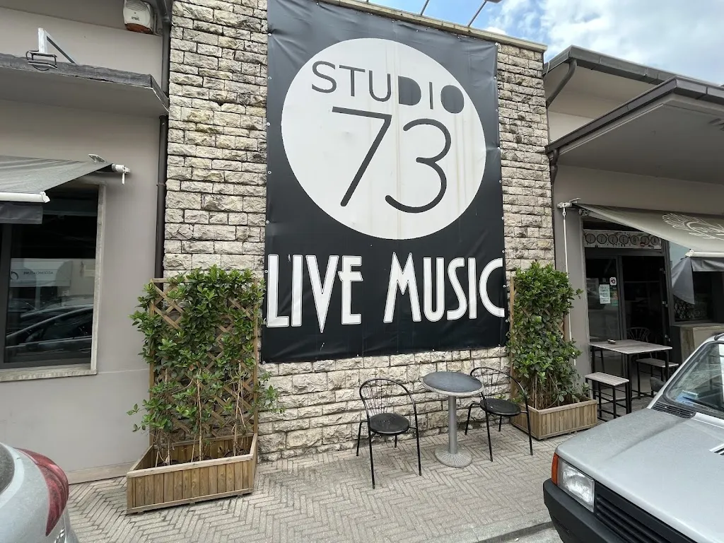 Studio 73 restaurant in Uzzano