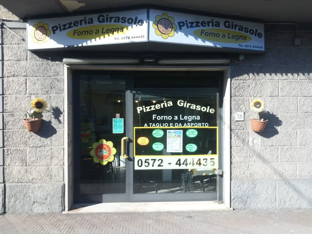 Pizzeria Girasole Di Biondi Meri restaurant in Uzzano