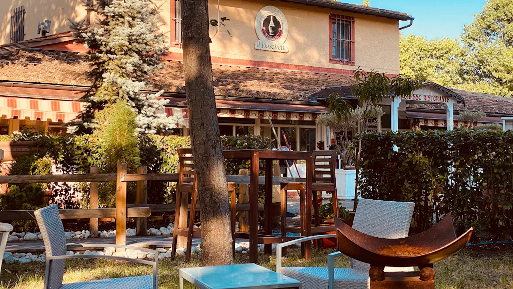 Trattoria Il Fiaschetto restaurant in Torre del Lago Puccini