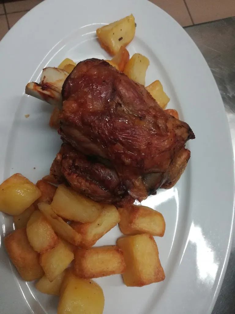 Ristorante Trattoria Rosticceria Da O' Dino - Carne e Pesce Torre del Lago - Take Away_Torre del Lago Puccini_slider_image_2