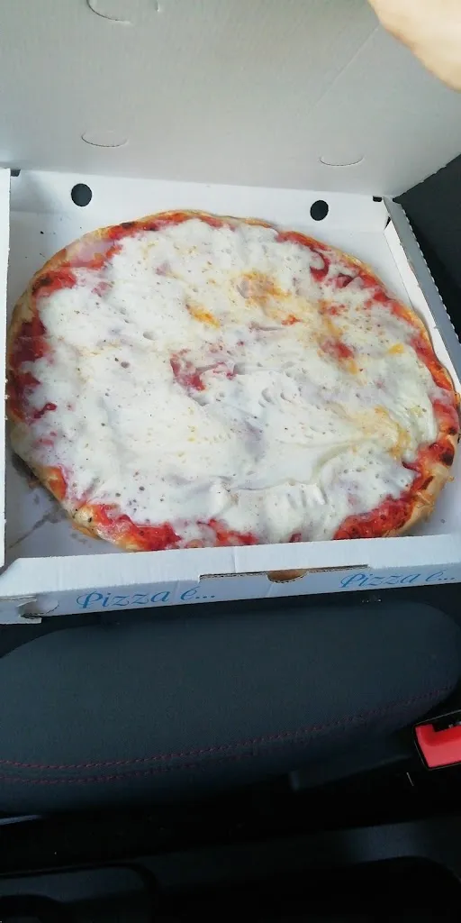 Valentina Andreani_Pizzeria al taglio al 27_Torre del Lago Puccini_review