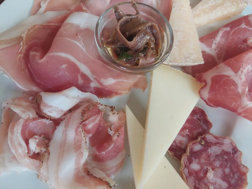 Patrizia Russo_Rifugio Isera Orecchiella_Villa Collemandina_review