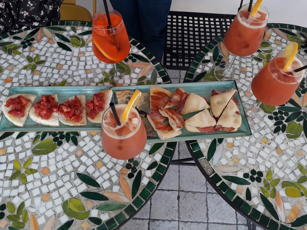 lulu b._Bistrò food drink gelateria_Villafranca in Lunigiana_review