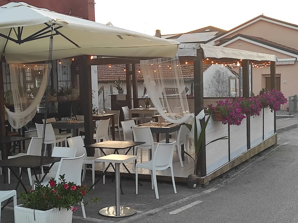 Buona Vita Bistrot restaurant in Vignale Riotorto