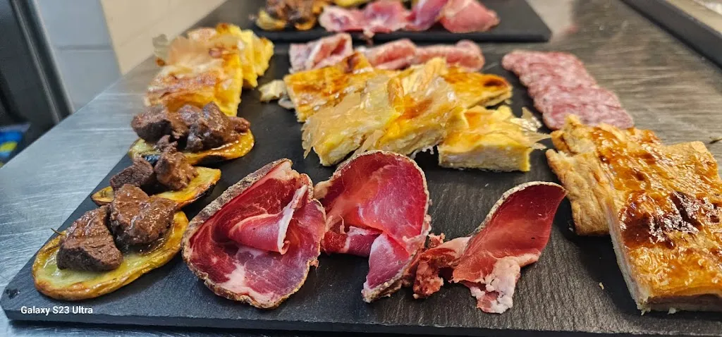 Ristorante Momagno Il Chiostro_Arrone_slider_image_2