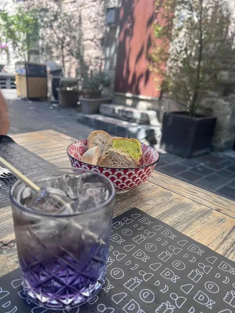 Maria Luna VC_La piazzetta delle erbe_Assisi_review