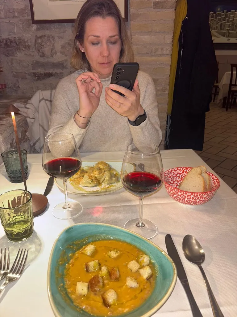 Ewa K_Taverna dei Consoli_Assisi_review