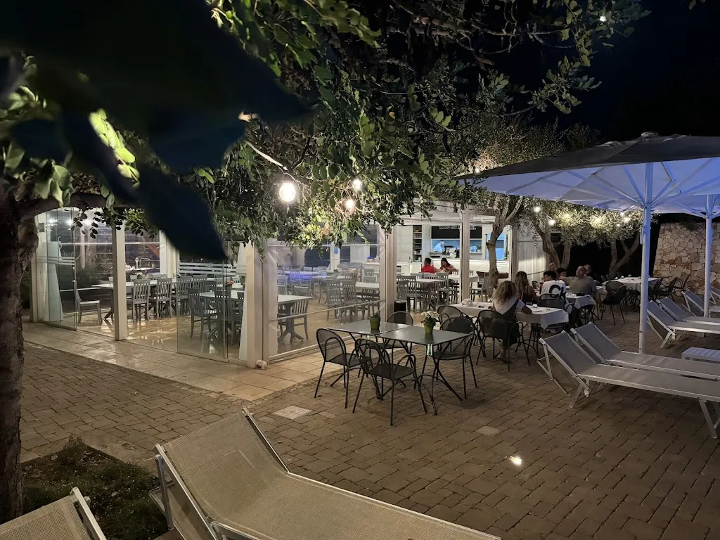 L'ombra del Carrubo_Morciano di Leuca_slider_image_1