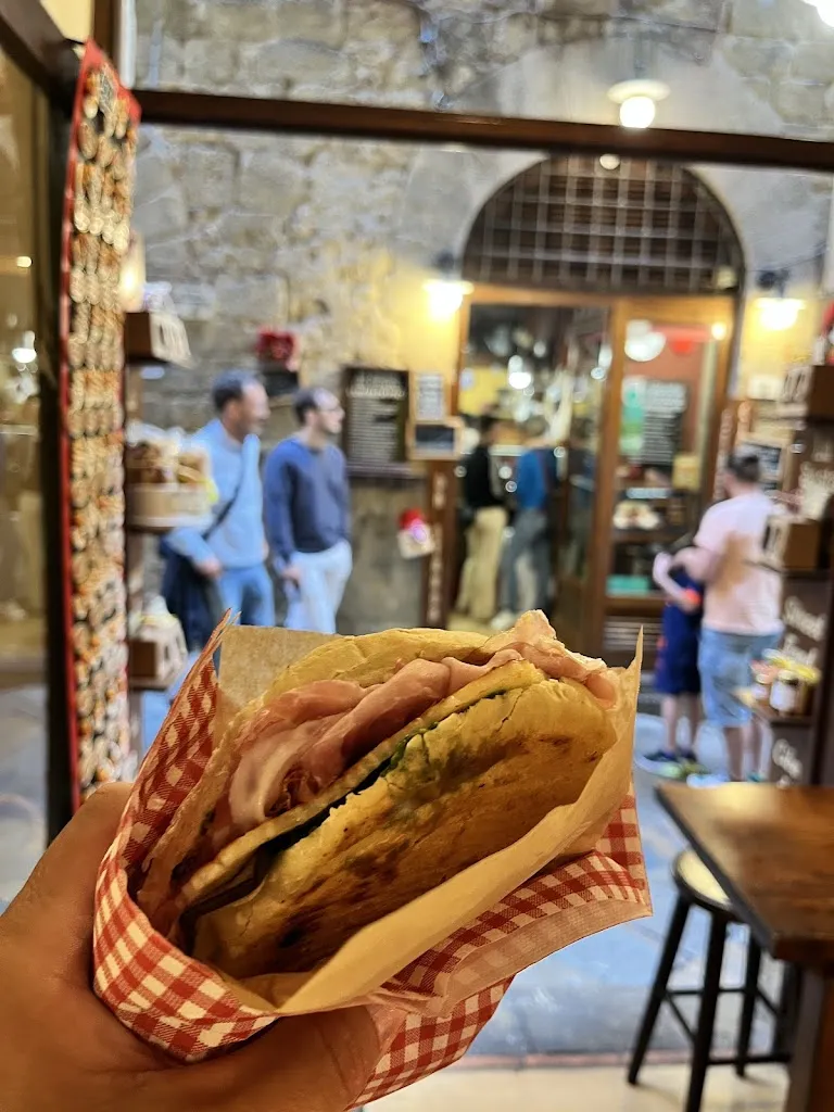 Pawel Radomski_La Sosta del Priore_Volterra_review