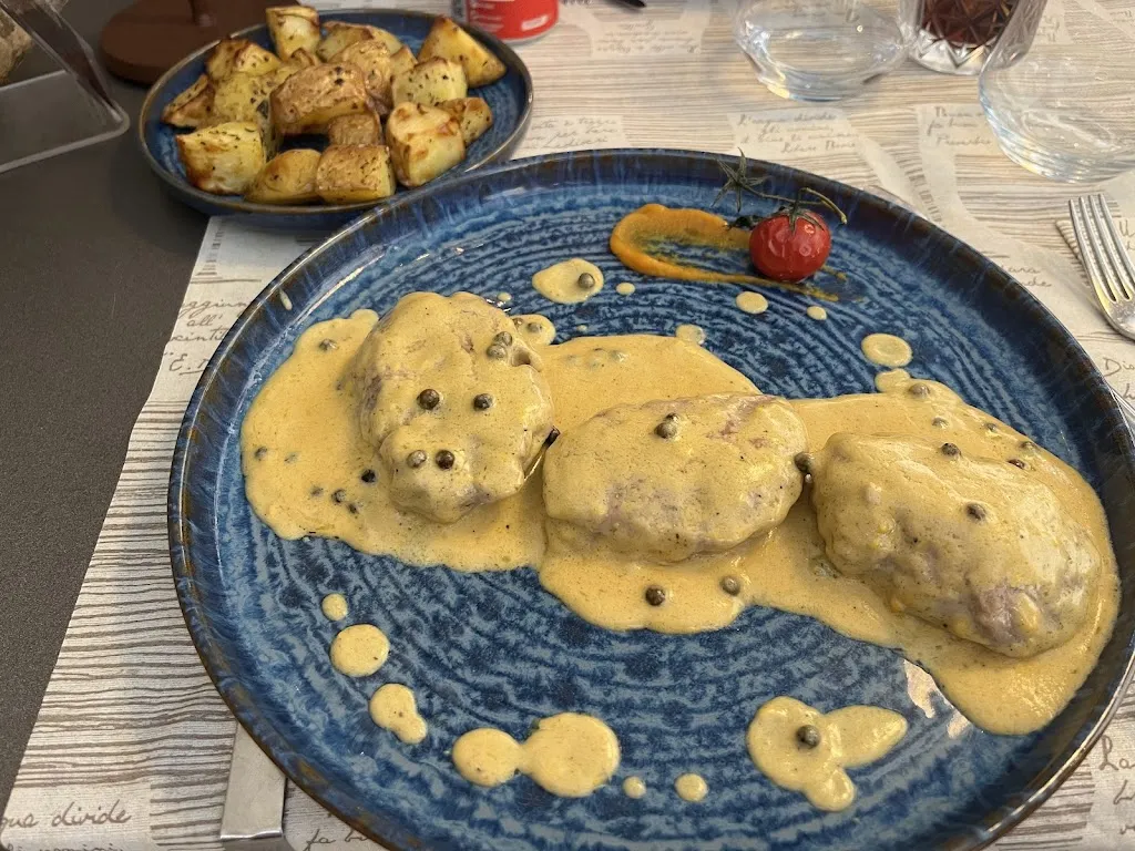 Laura Akamine-Vasconcellos_Torre del Porcellino_Volterra_review