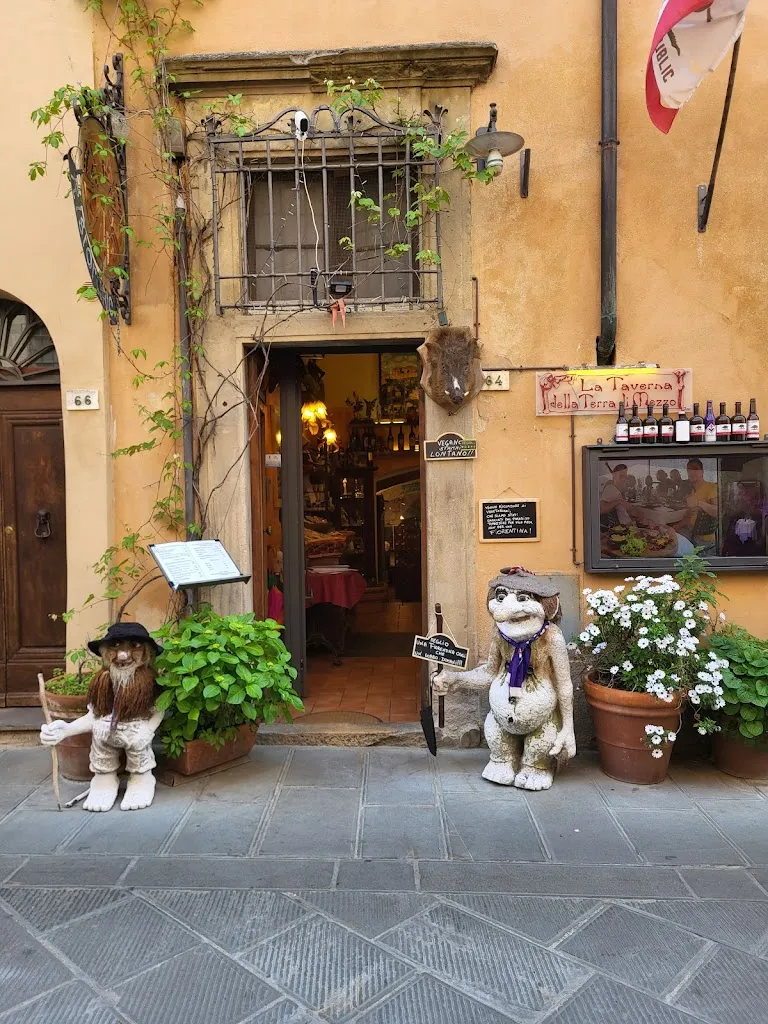 Ristorante La terra di mezzo restaurant in Volterra